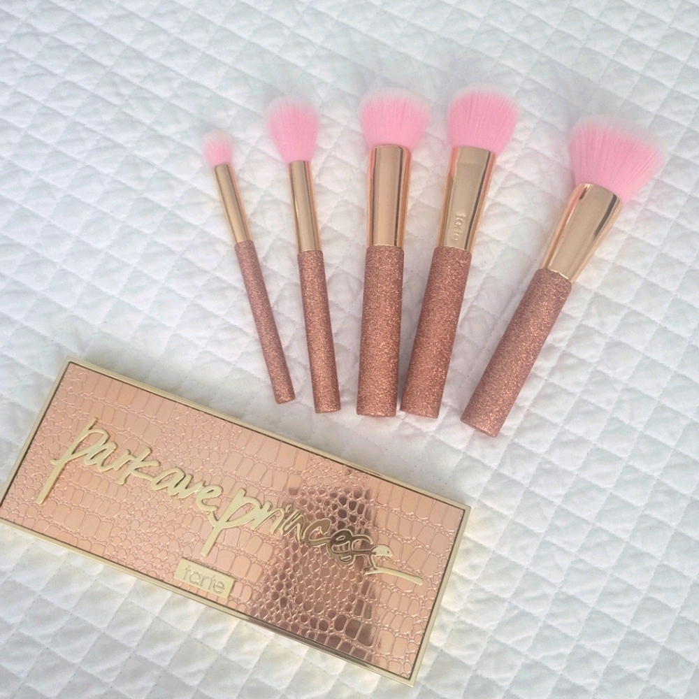 Beautiful Rose Gold Tarte Brushes!